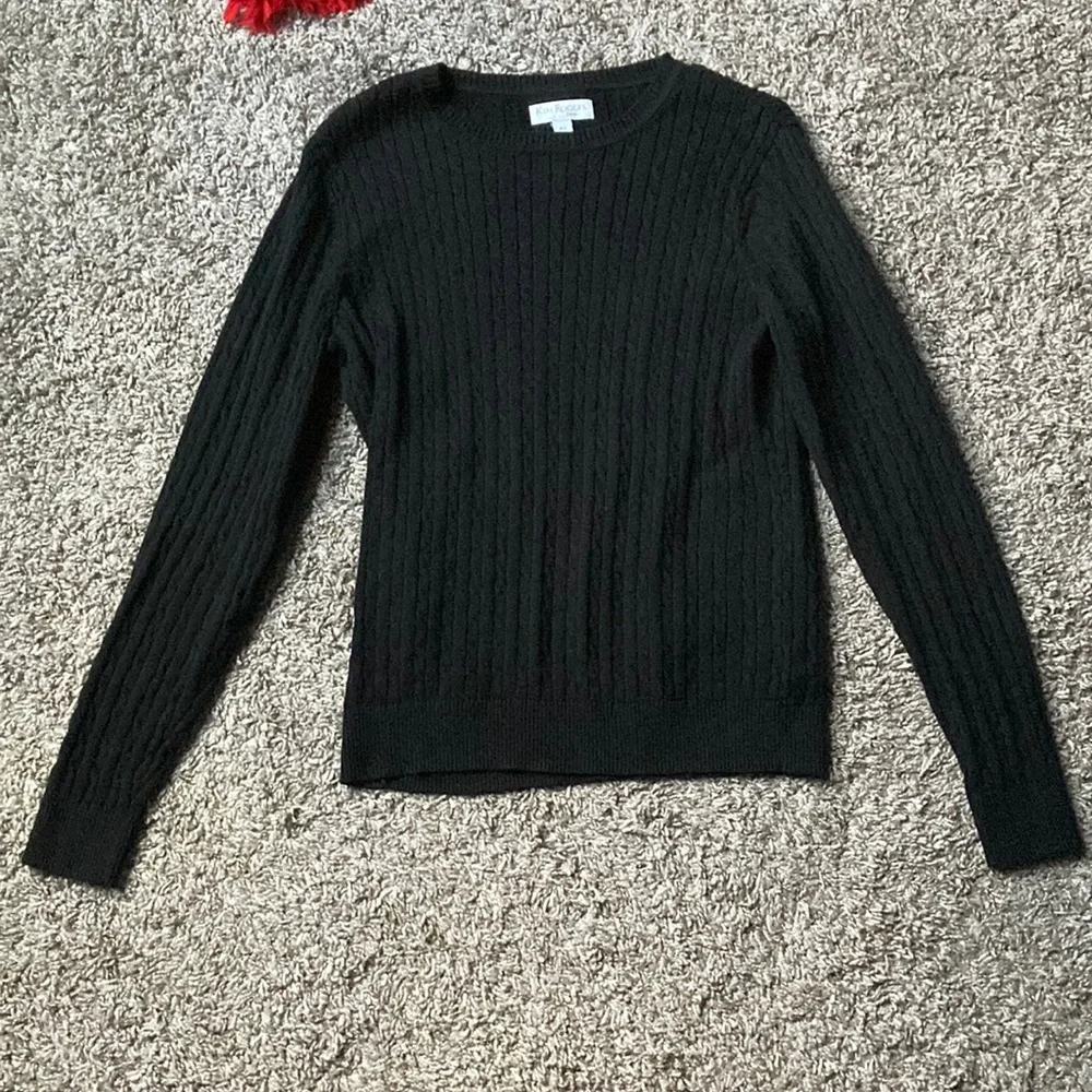 Women Sweater - Picture 1 of 5